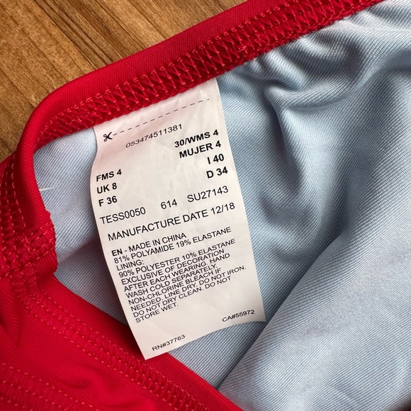 Nike Red One-Piece Swimsuit Women’s Size 4 Athletic Swimwear - Picture 6 of 6